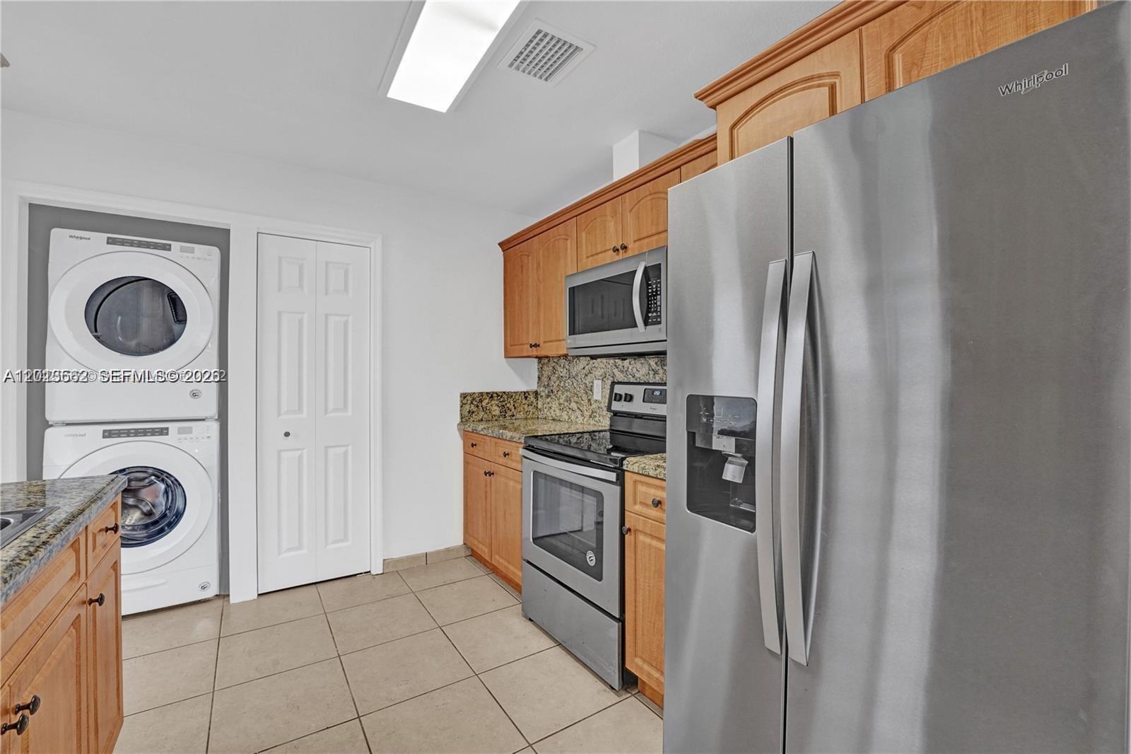 GRAPELAND - Residential Lease
