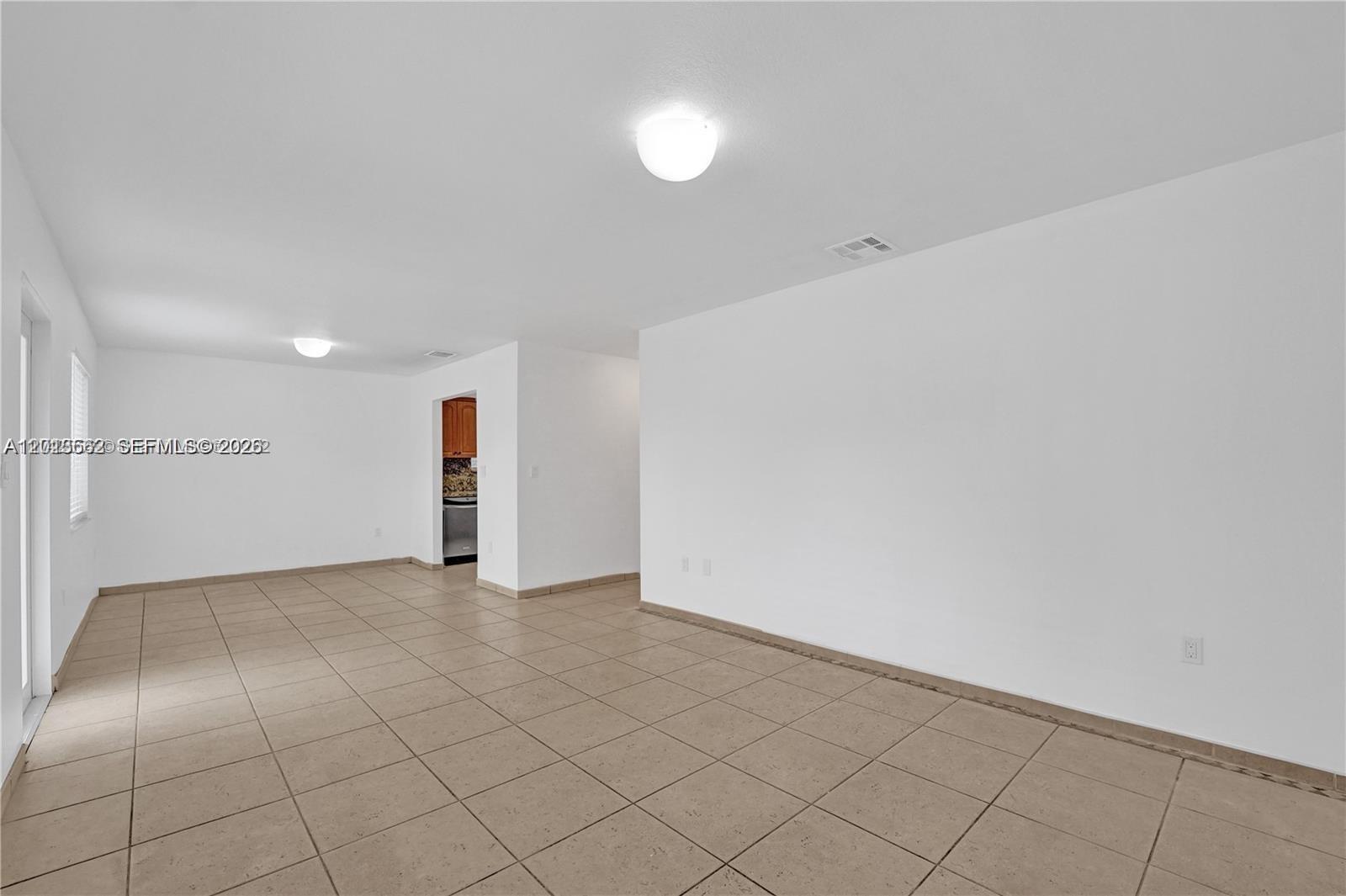 GRAPELAND - Residential Lease