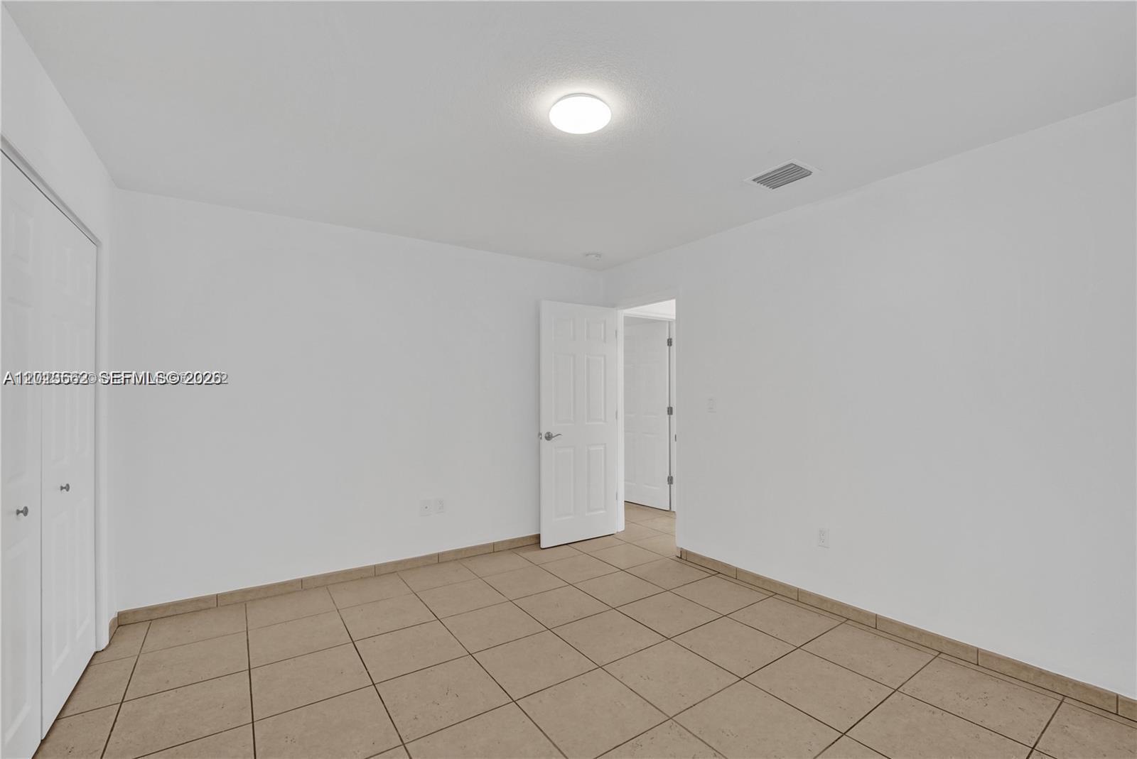 GRAPELAND - Residential Lease