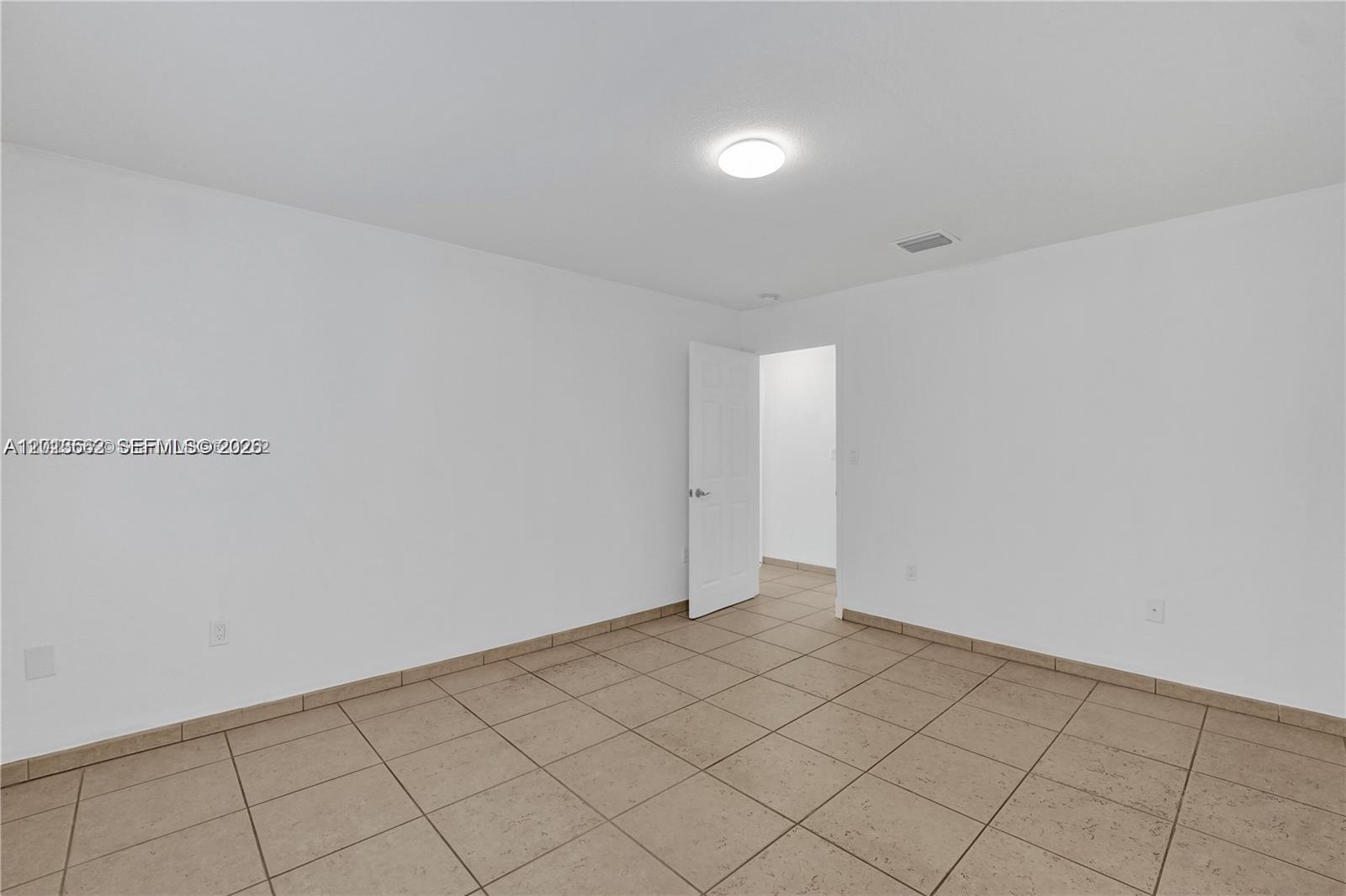 GRAPELAND - Residential Lease