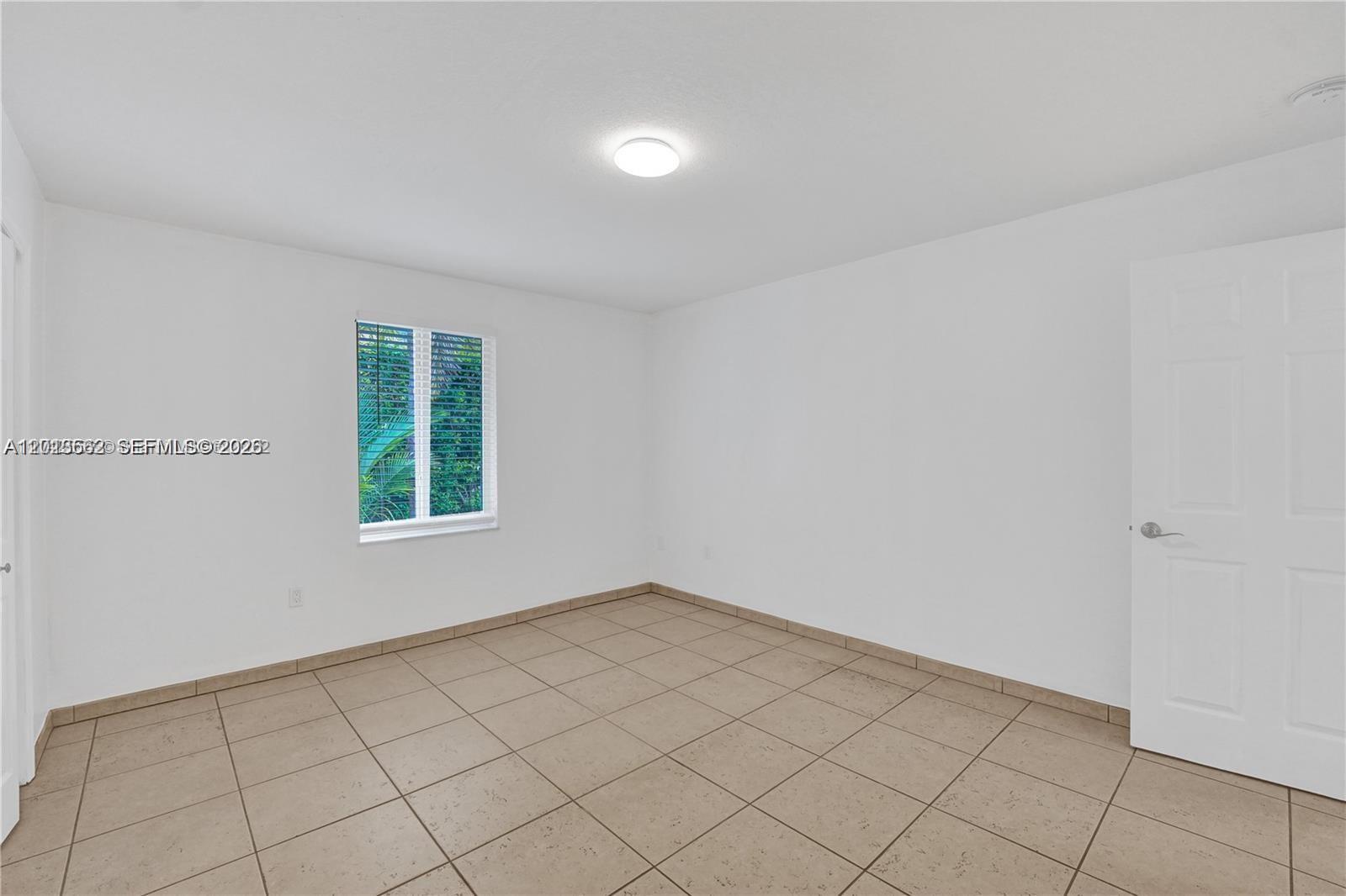 GRAPELAND - Residential Lease