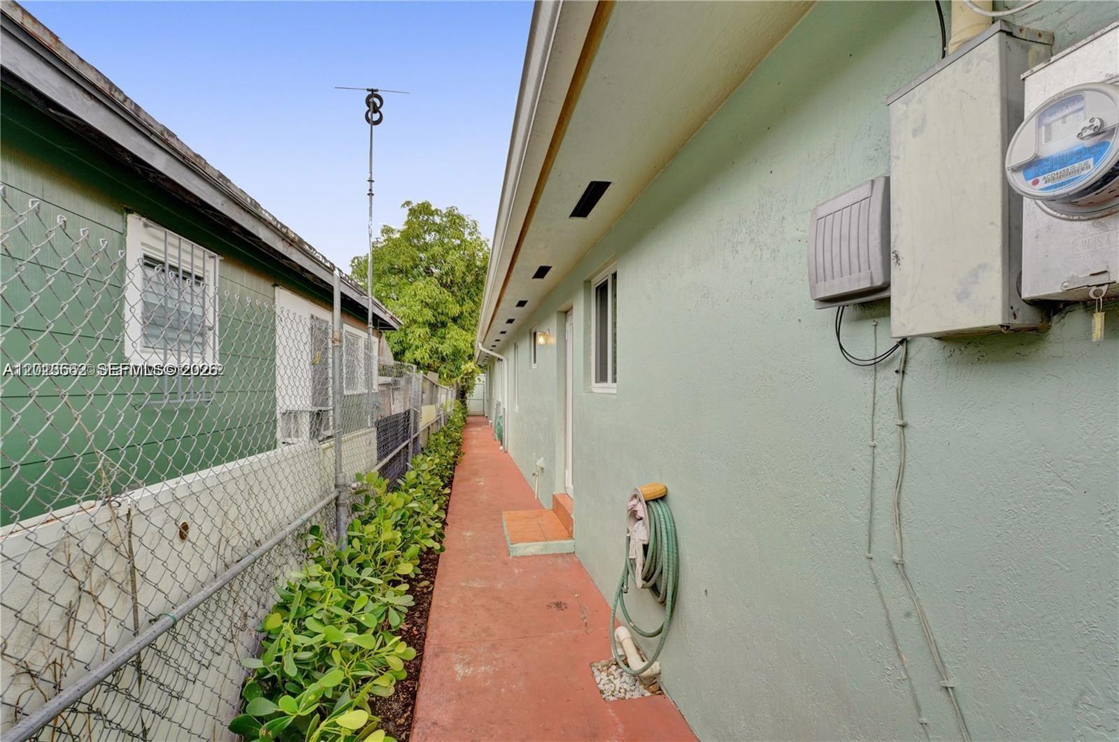 GRAPELAND - Residential Lease