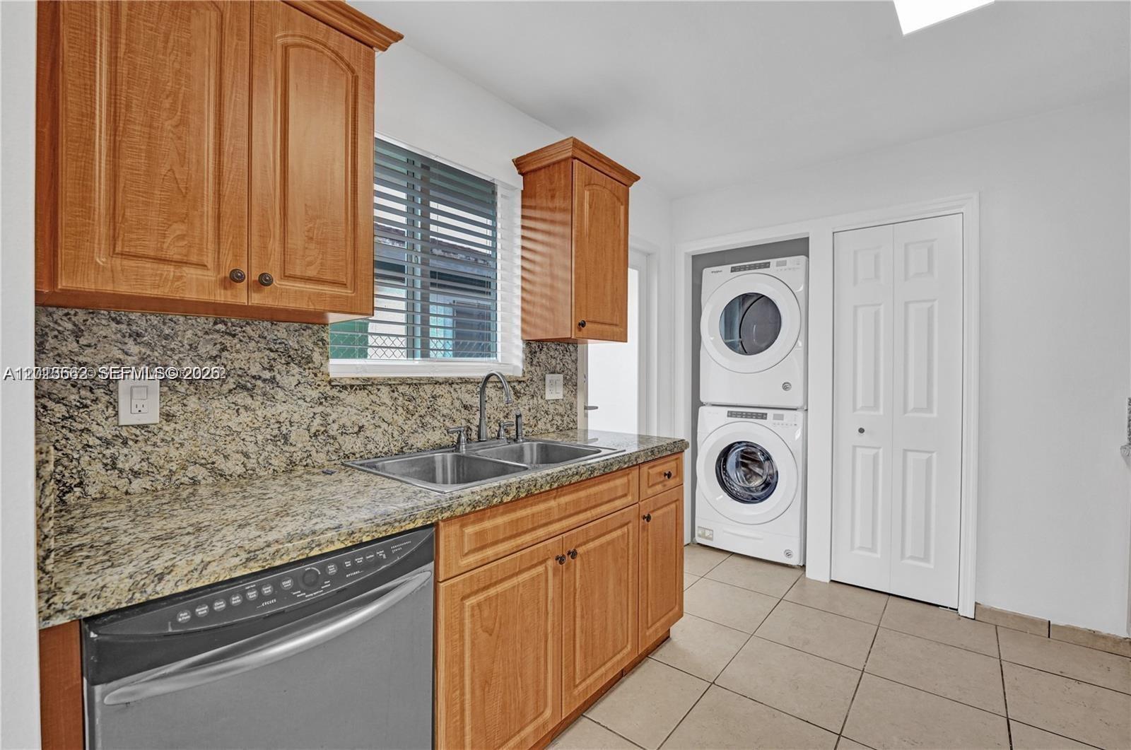 GRAPELAND - Residential Lease