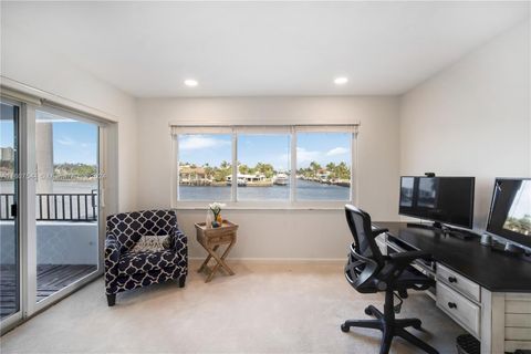 Single Family Residence in Lauderdale By The Sea FL 1981 Terra Mar Dr 36.jpg