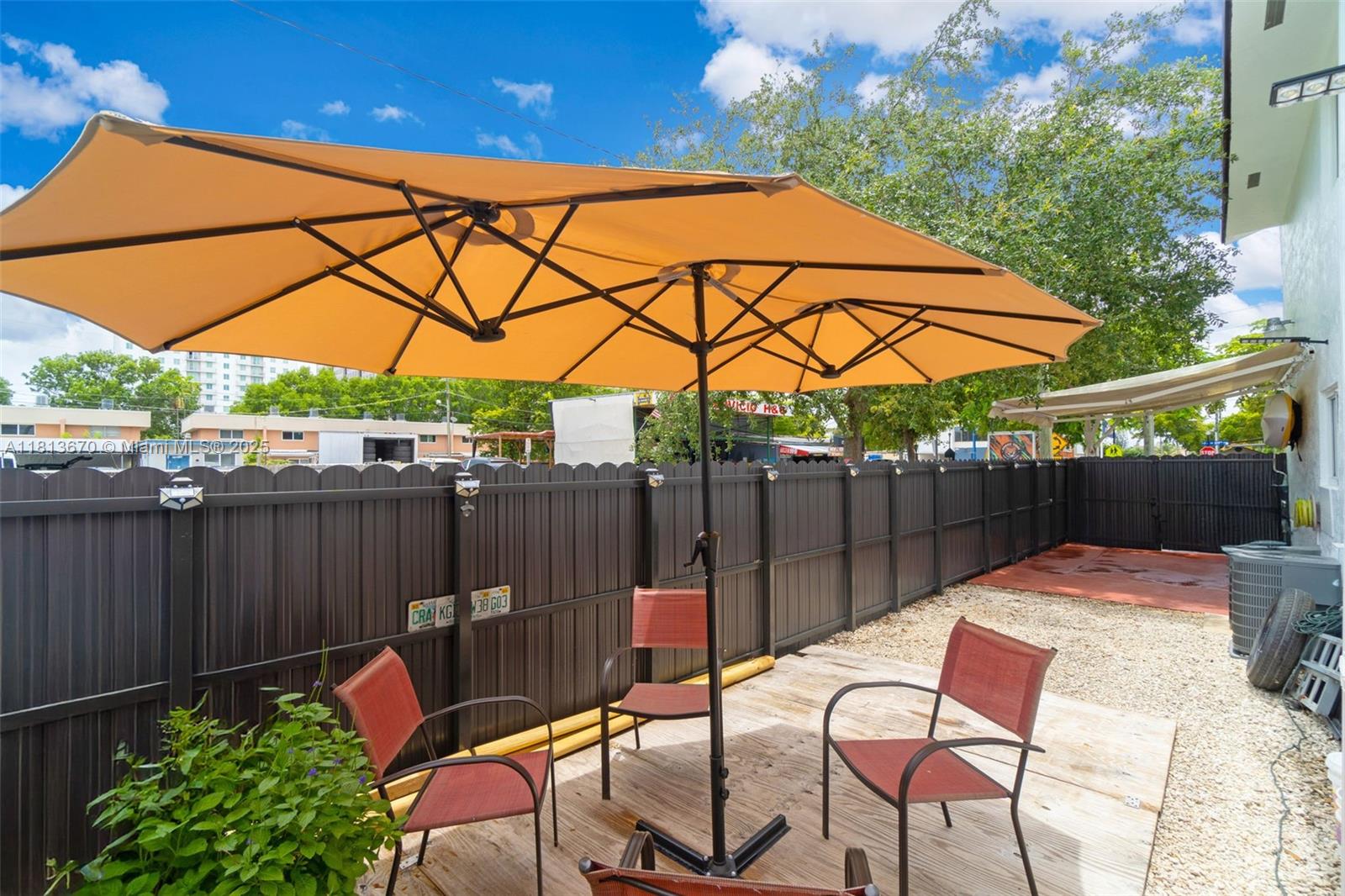 EL POLO CONDO - Residential