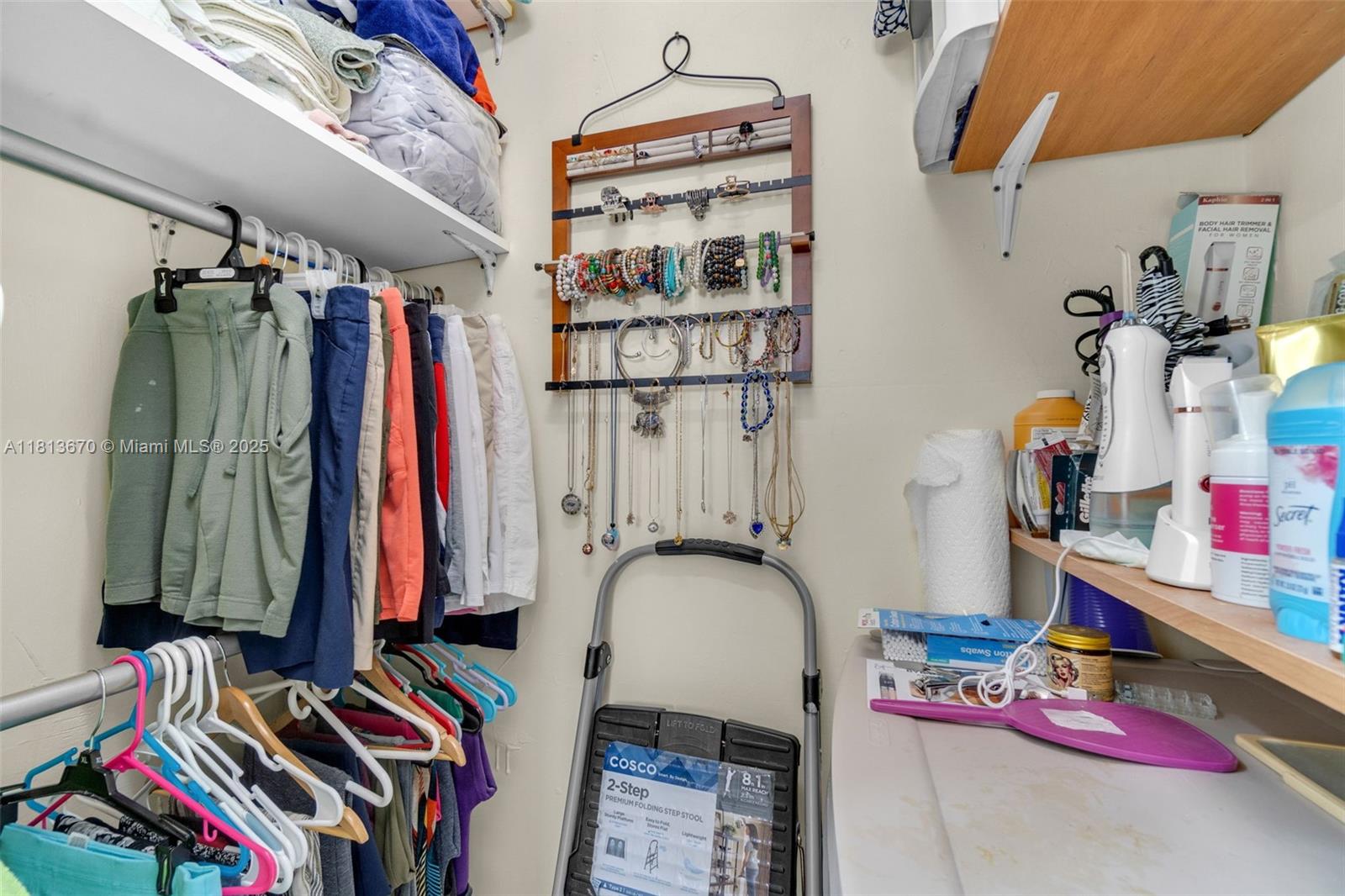 EL POLO CONDO - Residential