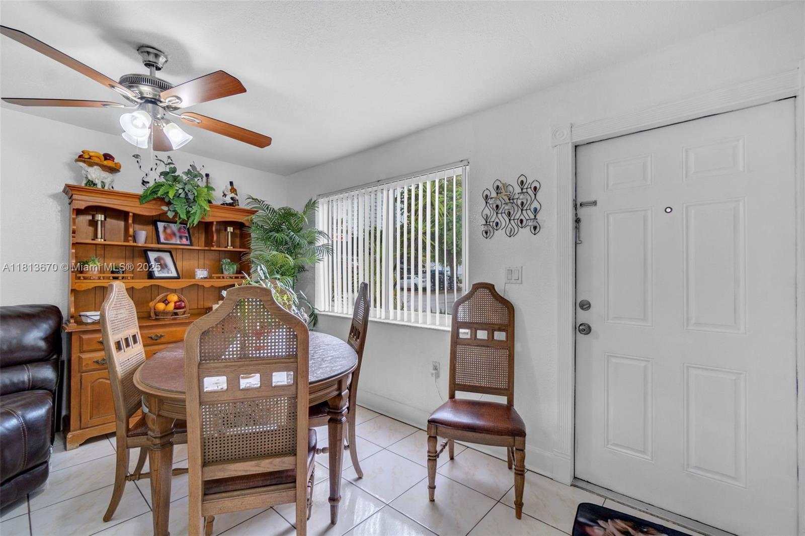 EL POLO CONDO - Residential