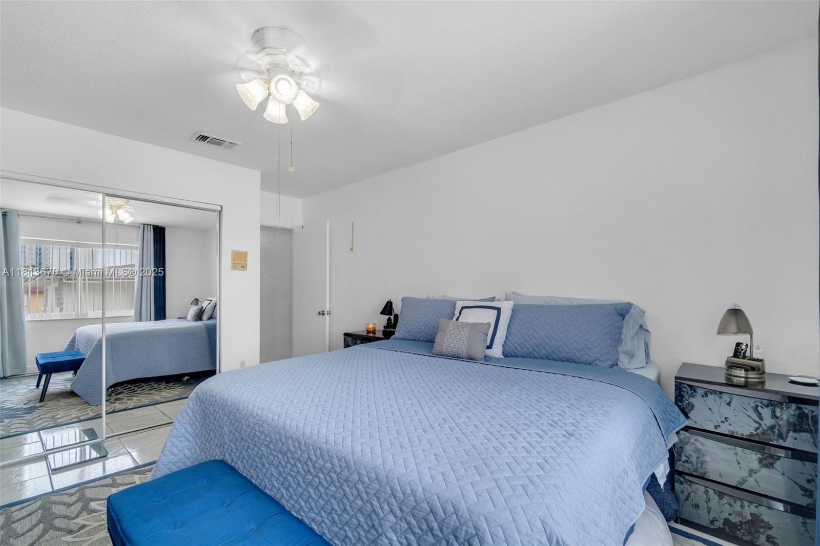 EL POLO CONDO - Residential