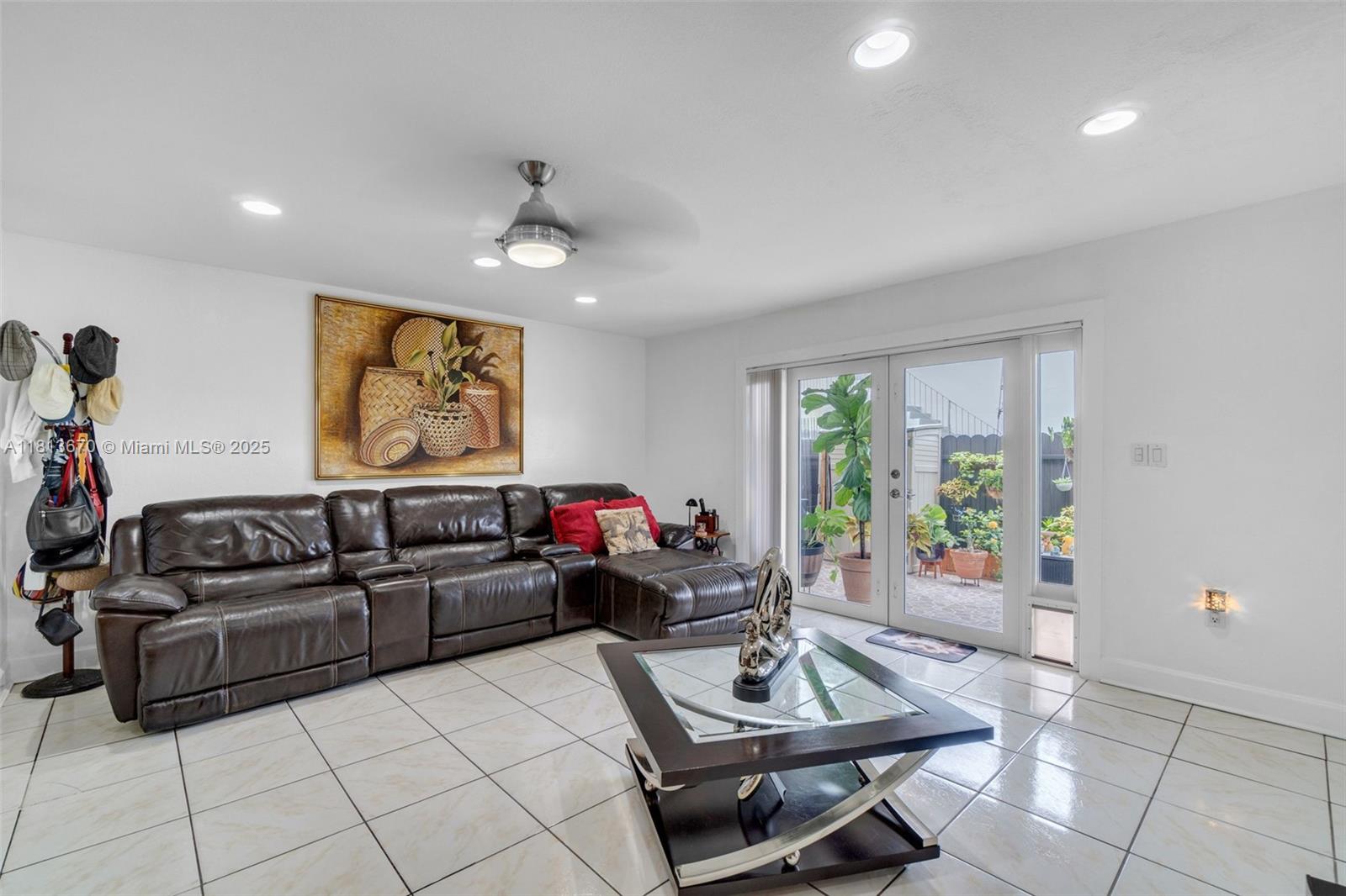 EL POLO CONDO - Residential