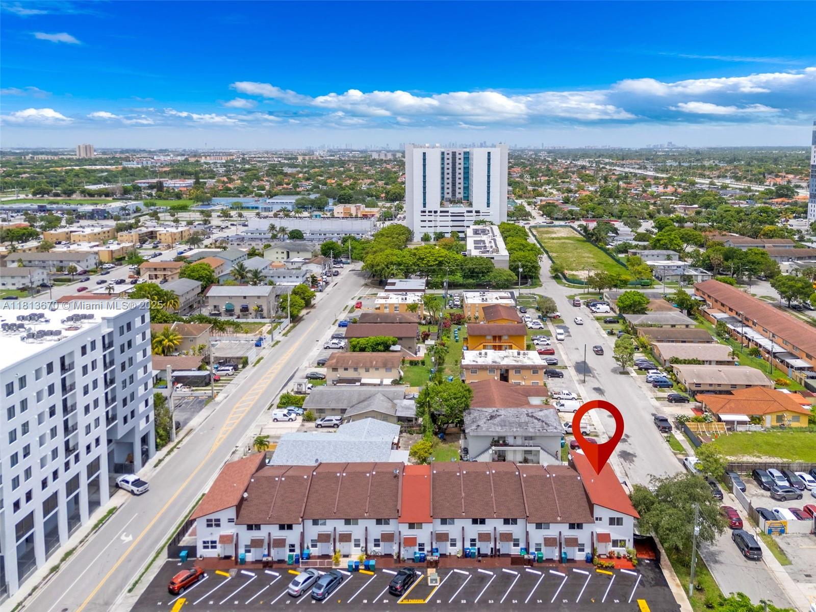 EL POLO CONDO - Residential