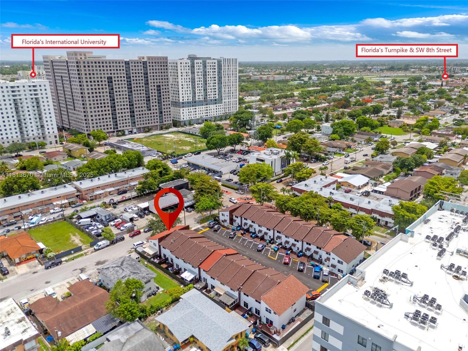 EL POLO CONDO - Residential