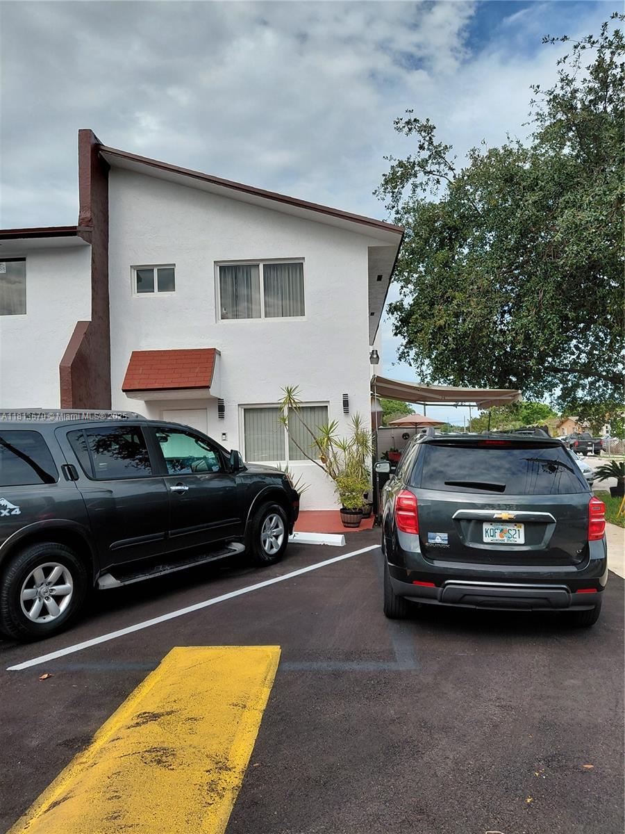401 Sw 109th Ave 26, Sweetwater, Miami-Dade County, Florida - 3 Bedrooms  
3 Bathrooms - 