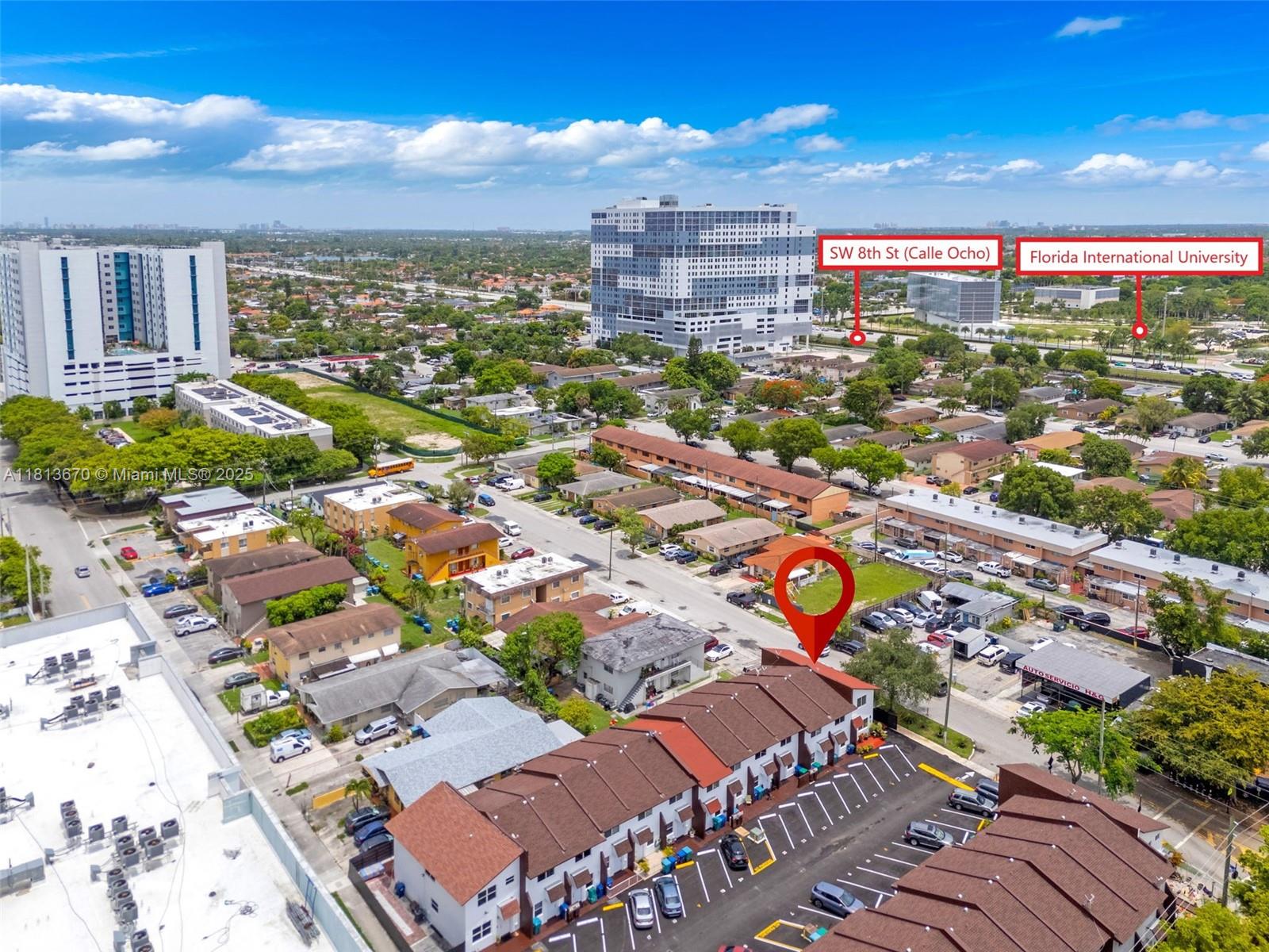 EL POLO CONDO - Residential