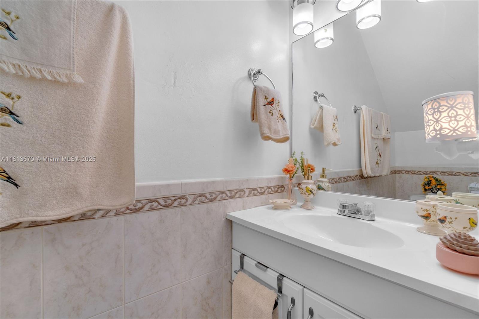 EL POLO CONDO - Residential