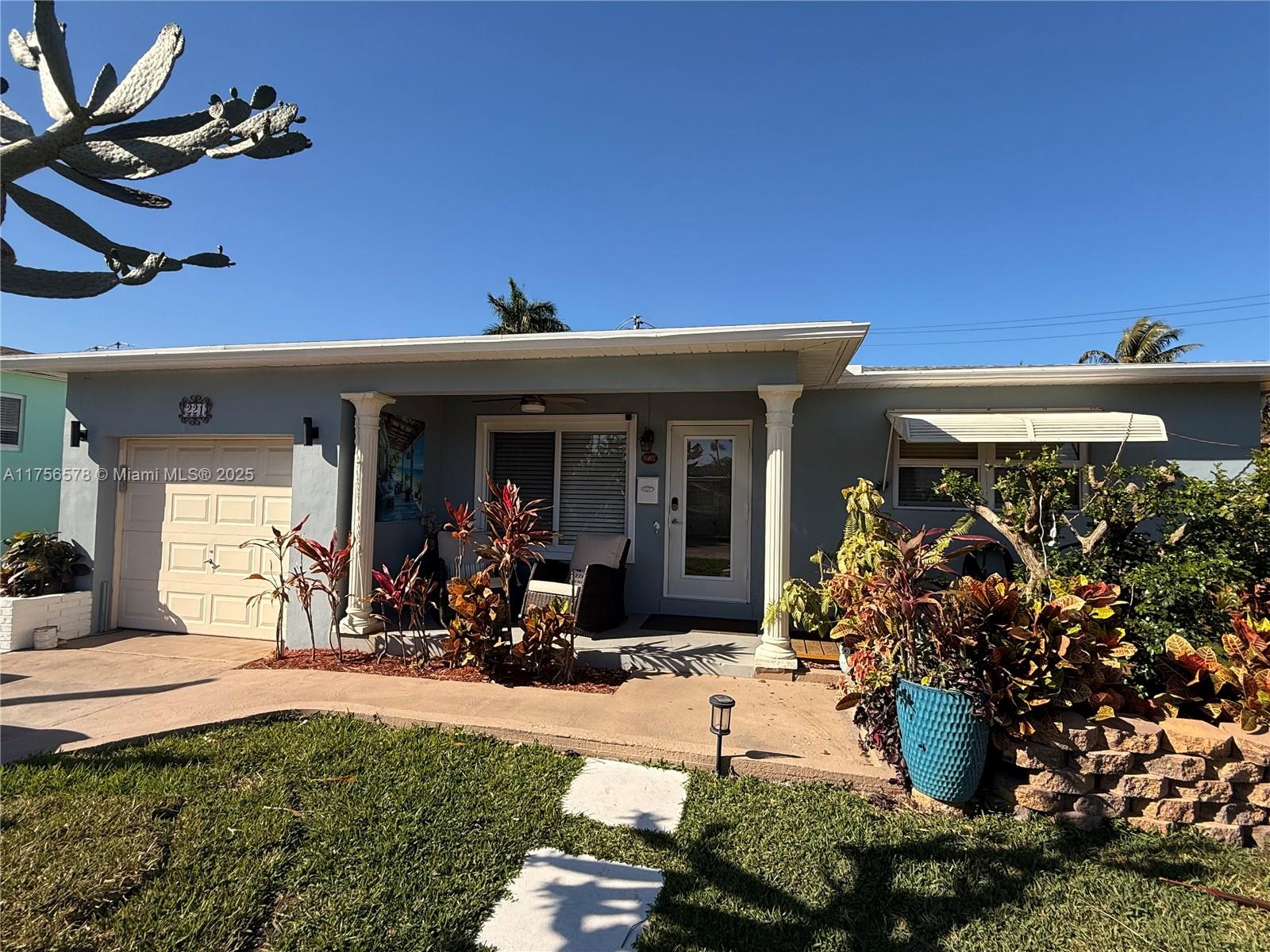 Rental Property at 221 Se 3rd Ter, Dania Beach, Miami-Dade County, Florida - Bedrooms: 2 
Bathrooms: 1  - $3,100 MO.