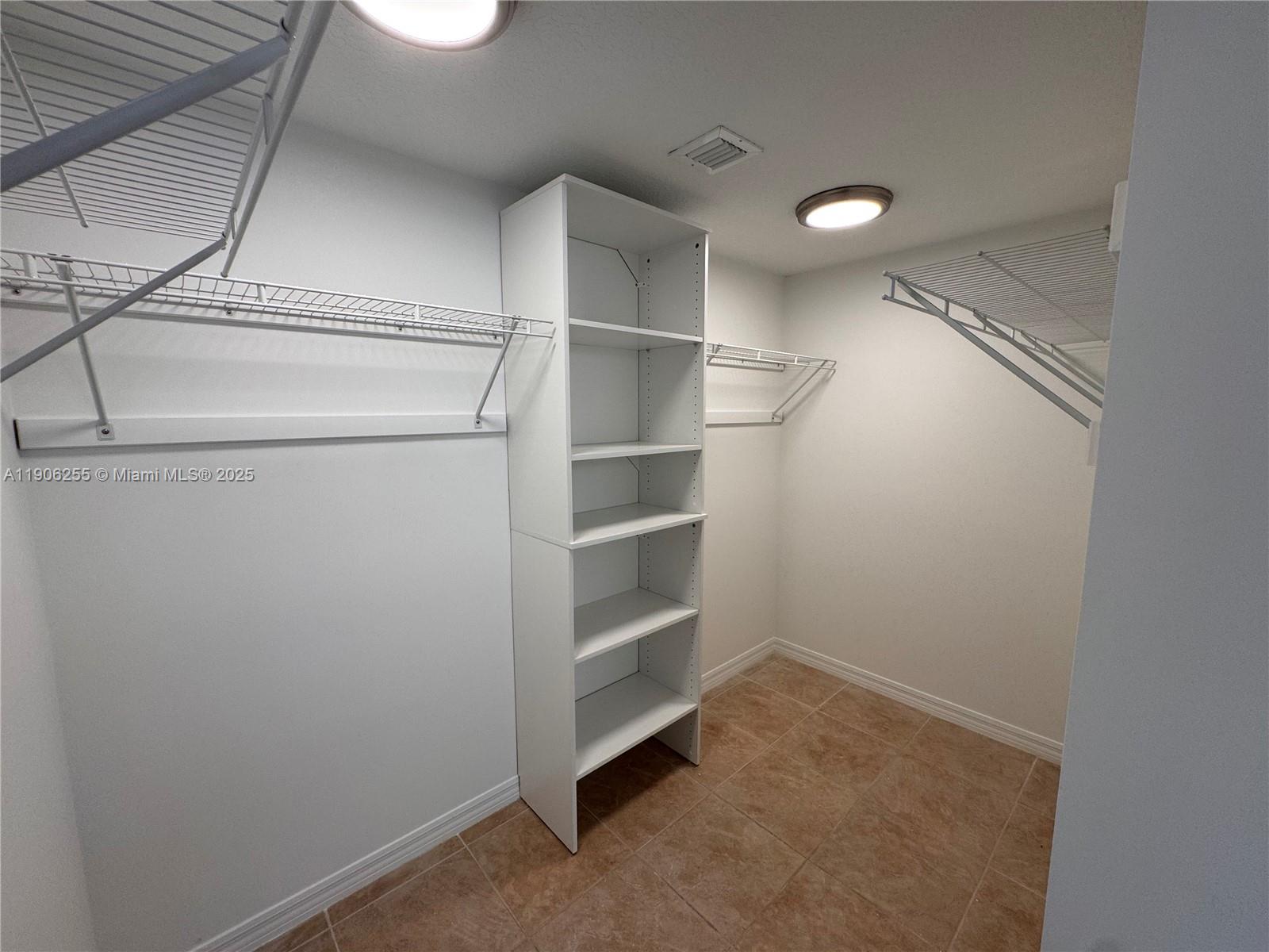 KEYSTONE COURTS CONDO - Residential Lease