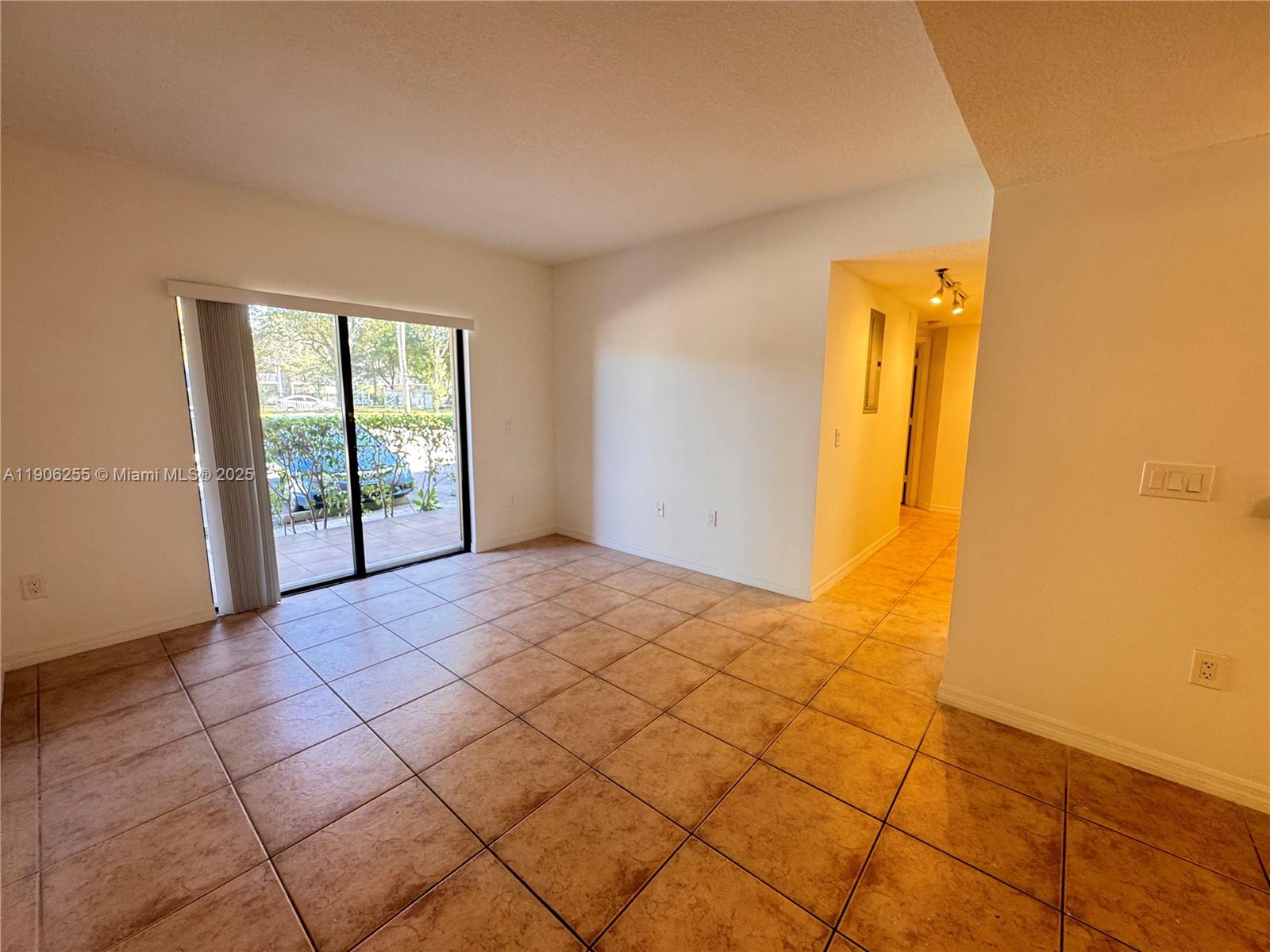 KEYSTONE COURTS CONDO - Residential Lease