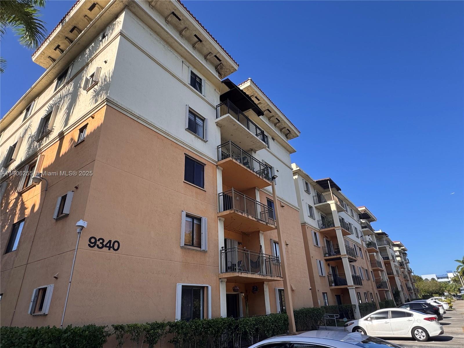 KEYSTONE COURTS CONDO - Residential Lease