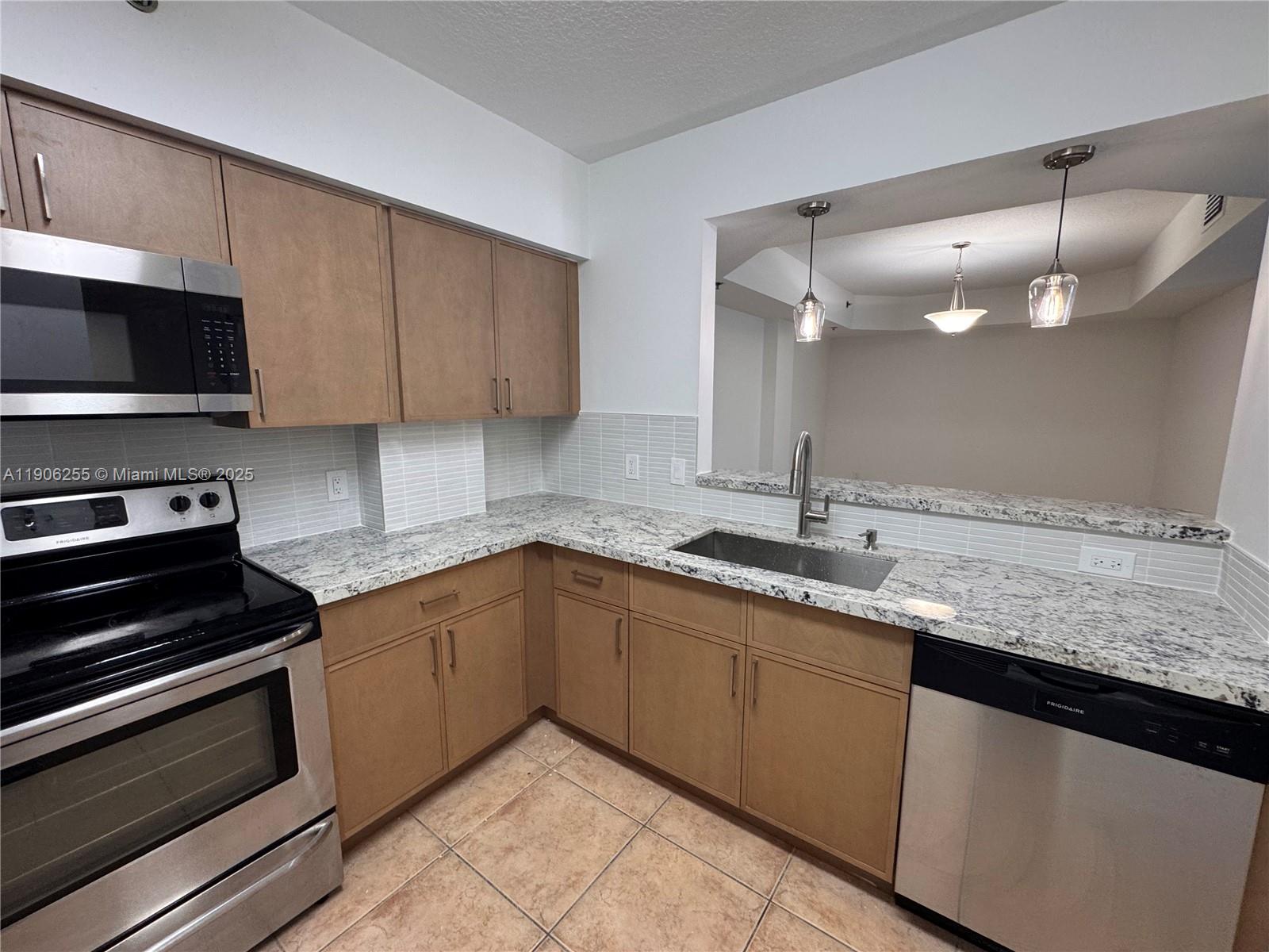 KEYSTONE COURTS CONDO - Residential Lease