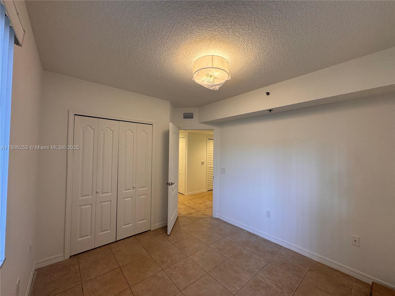 KEYSTONE COURTS CONDO - Residential Lease