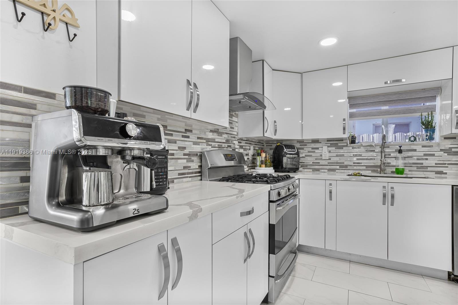 NEWPORT - Residential