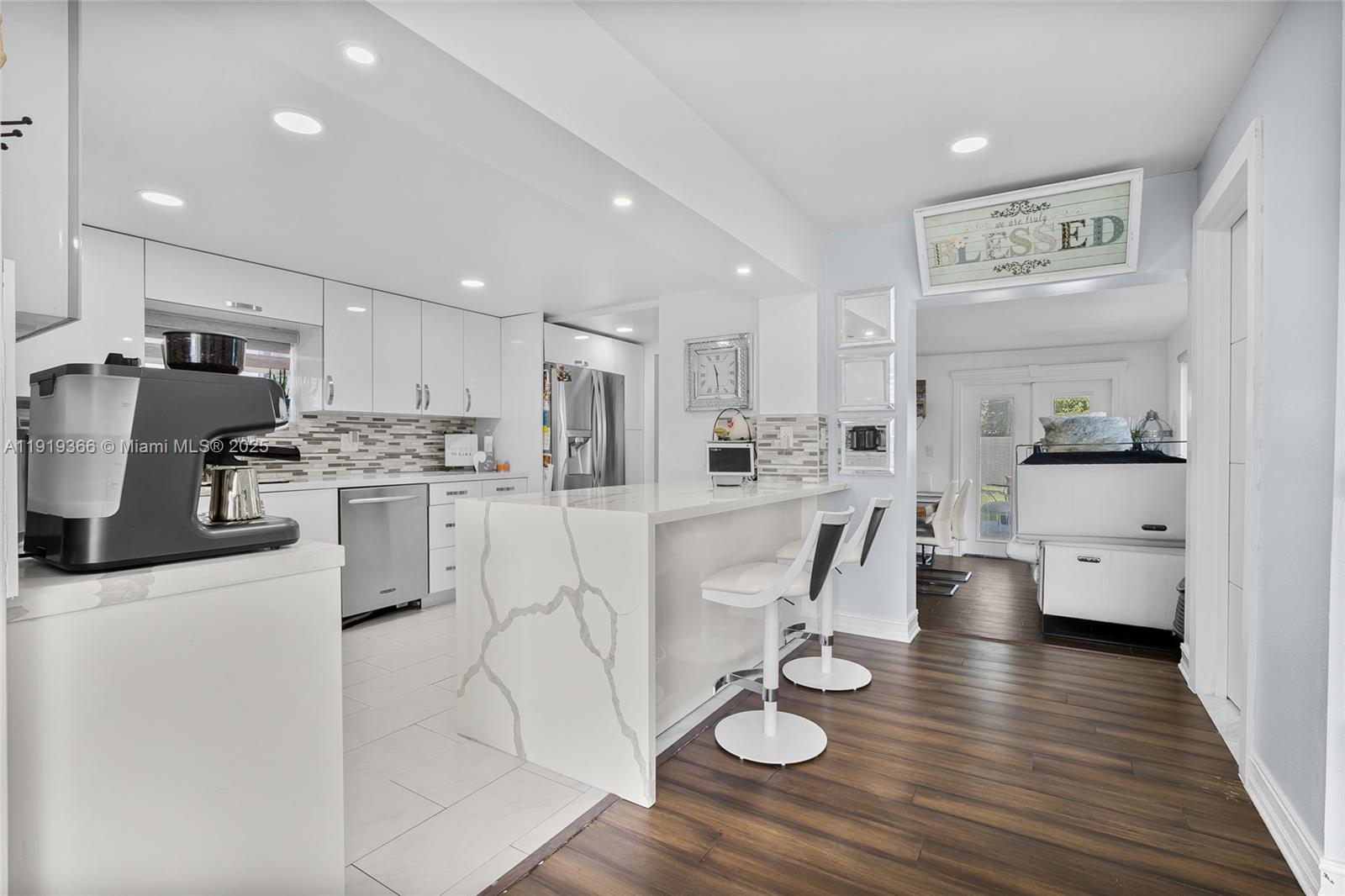 NEWPORT - Residential