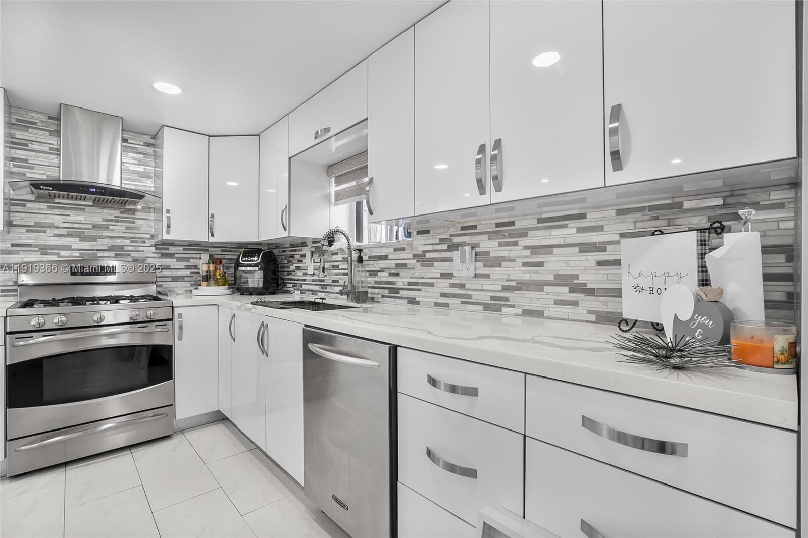 NEWPORT - Residential