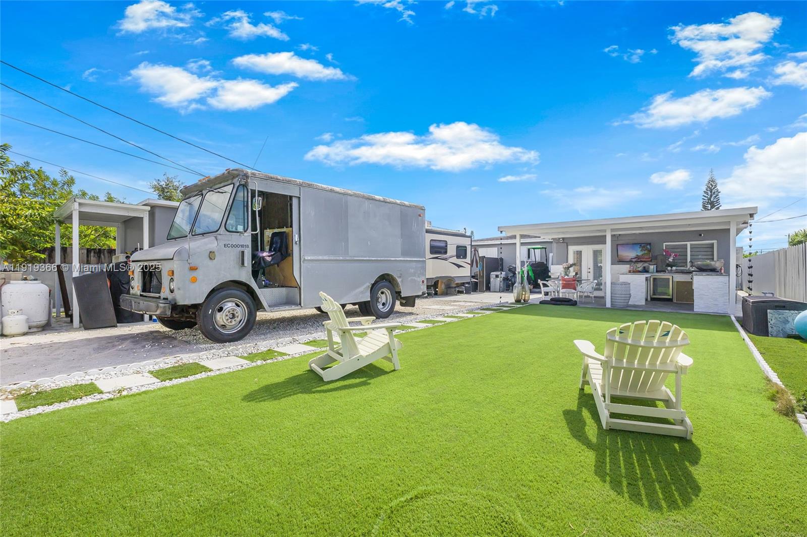 NEWPORT - Residential