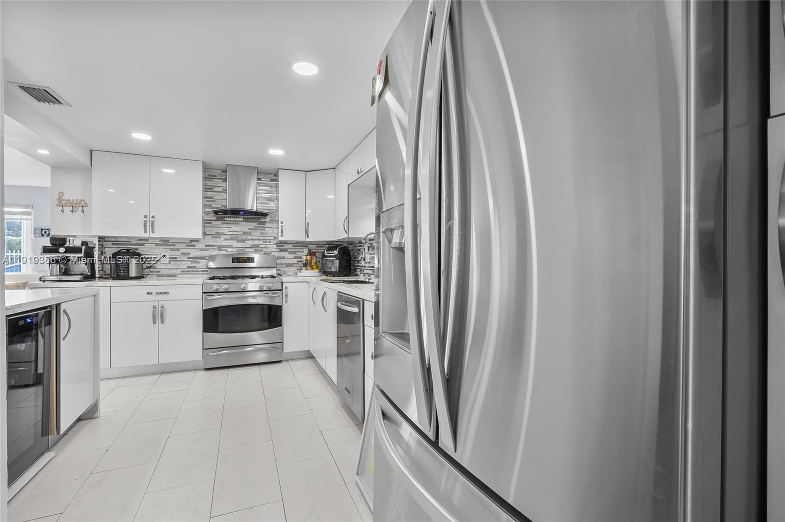 NEWPORT - Residential