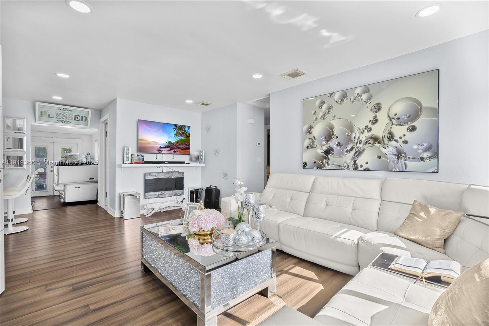 NEWPORT - Residential