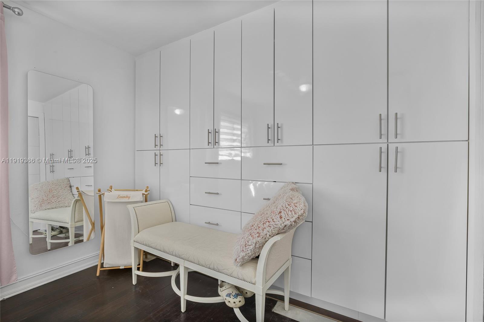 NEWPORT - Residential