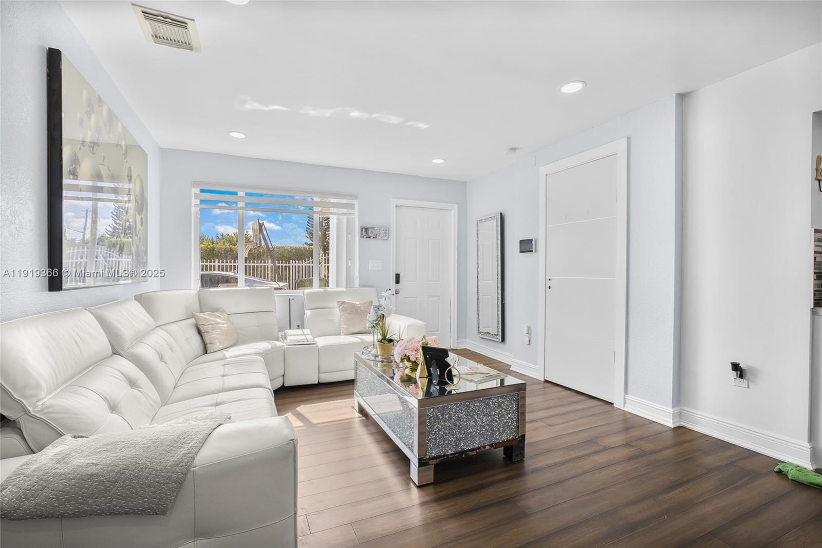 NEWPORT - Residential