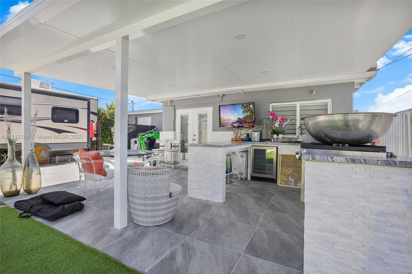 NEWPORT - Residential