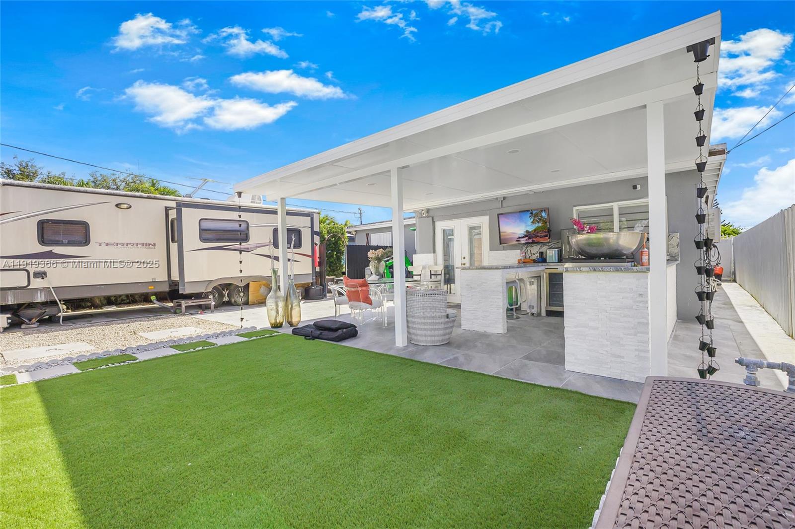 NEWPORT - Residential