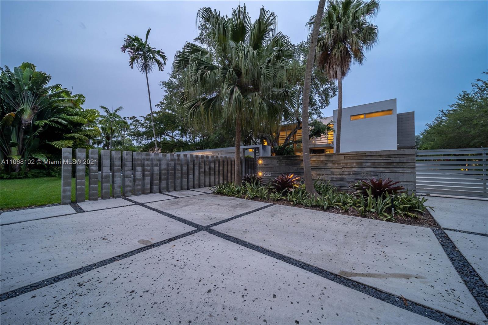 Pinecrest - Residential