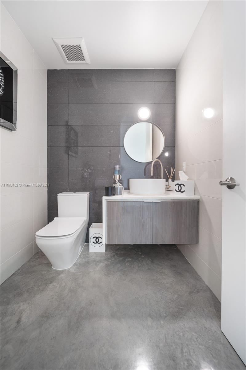 Pinecrest - Residential