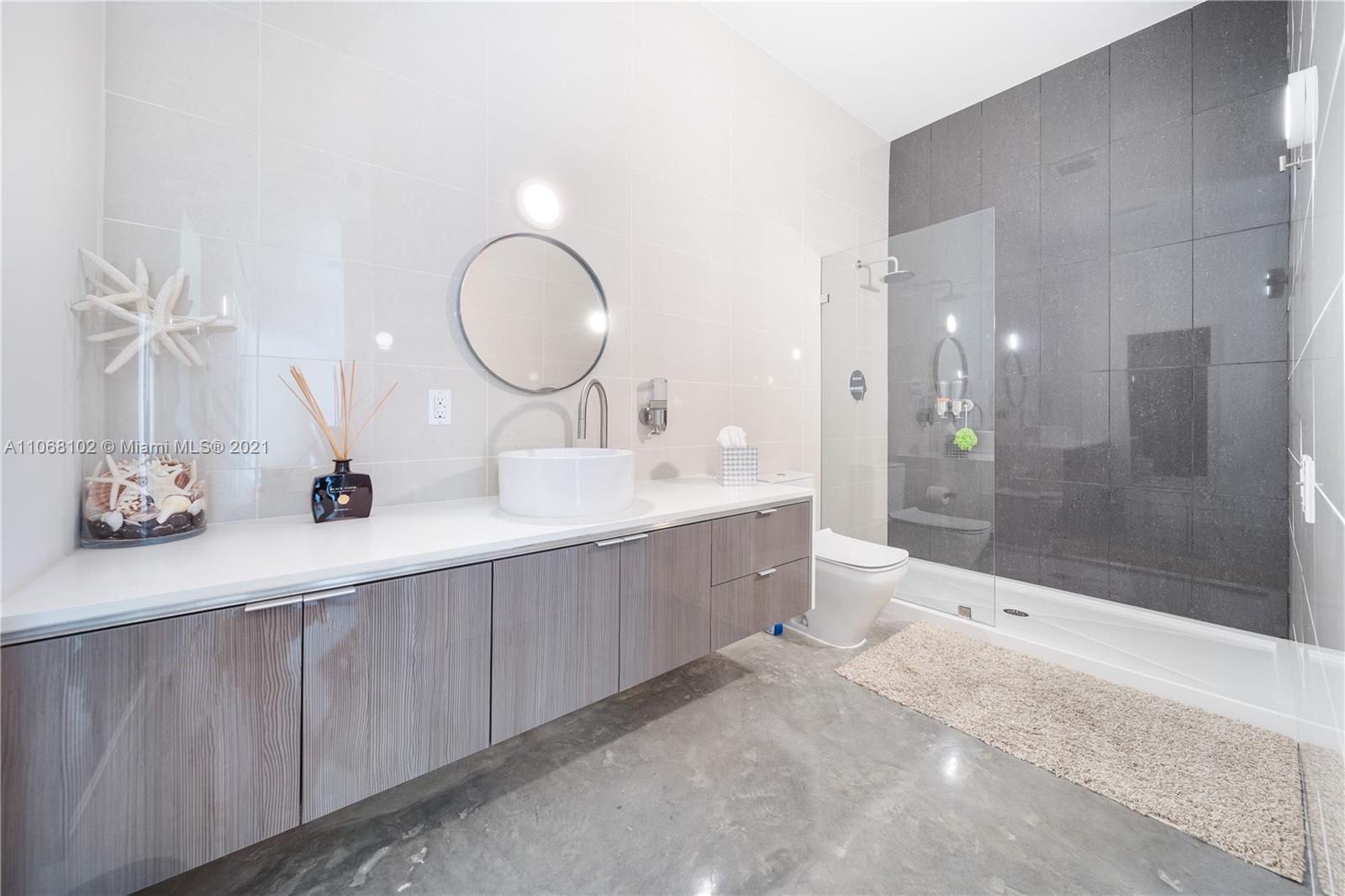 Pinecrest - Residential