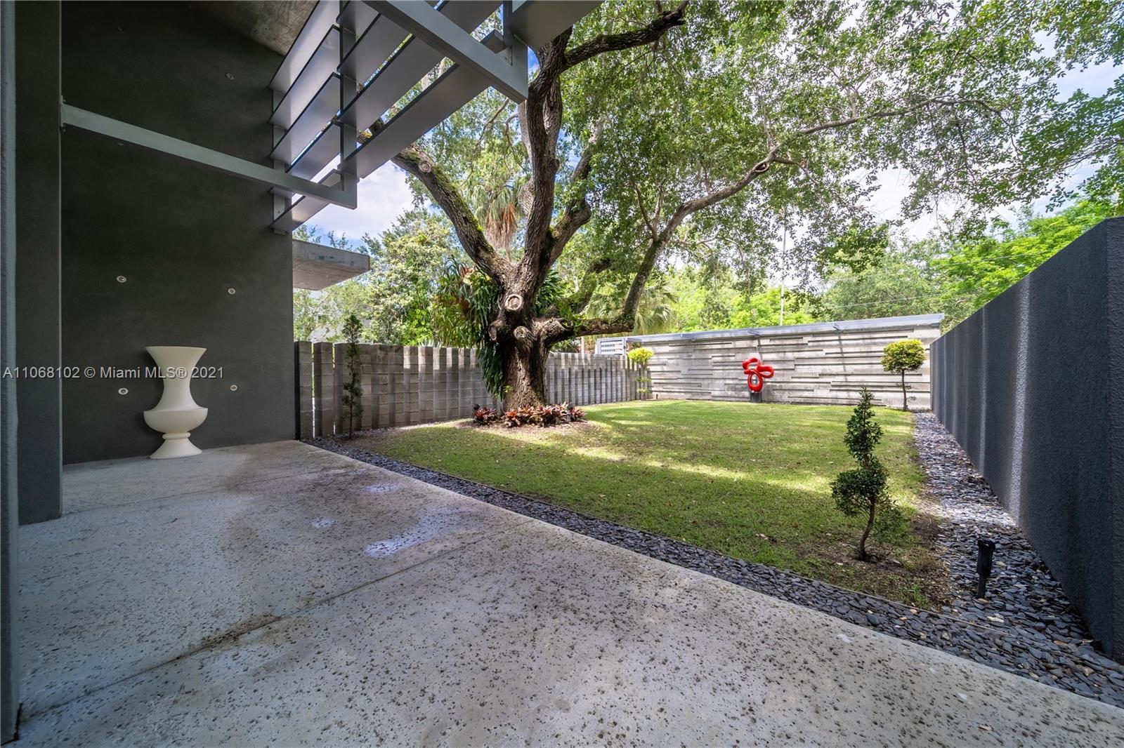 Pinecrest - Residential