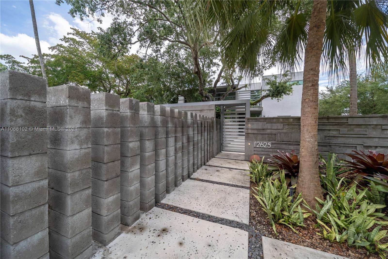 Pinecrest - Residential