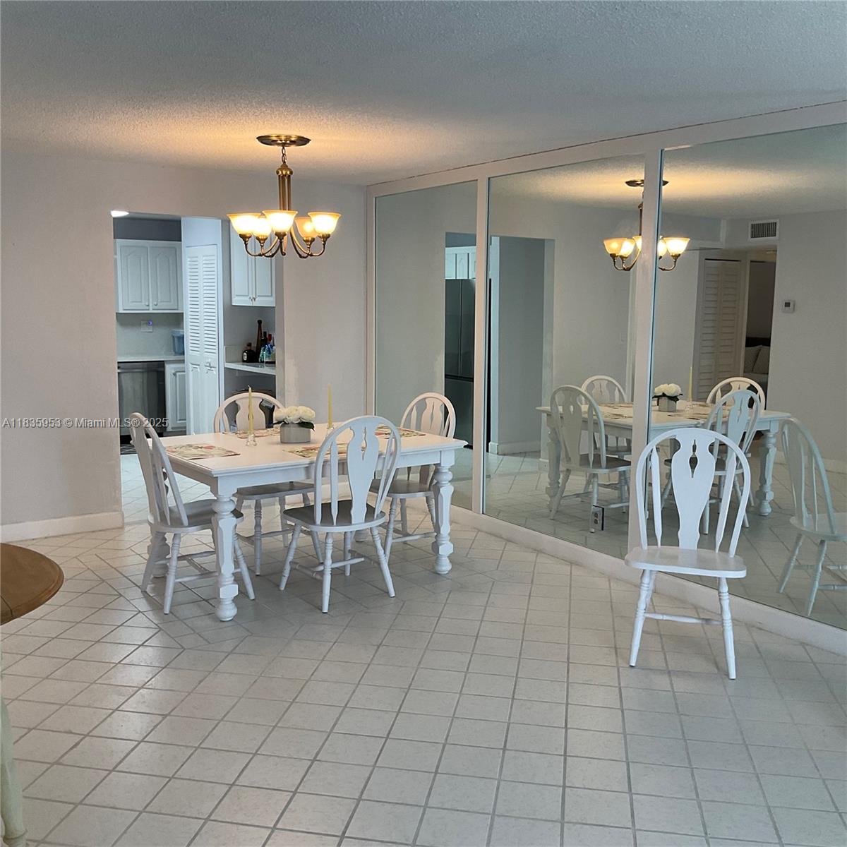 9201 Sunrise Lakes Blvd 205, Sunrise, FL, 33322/$229,900 1 9201 Sunrise Lakes Blvd 205