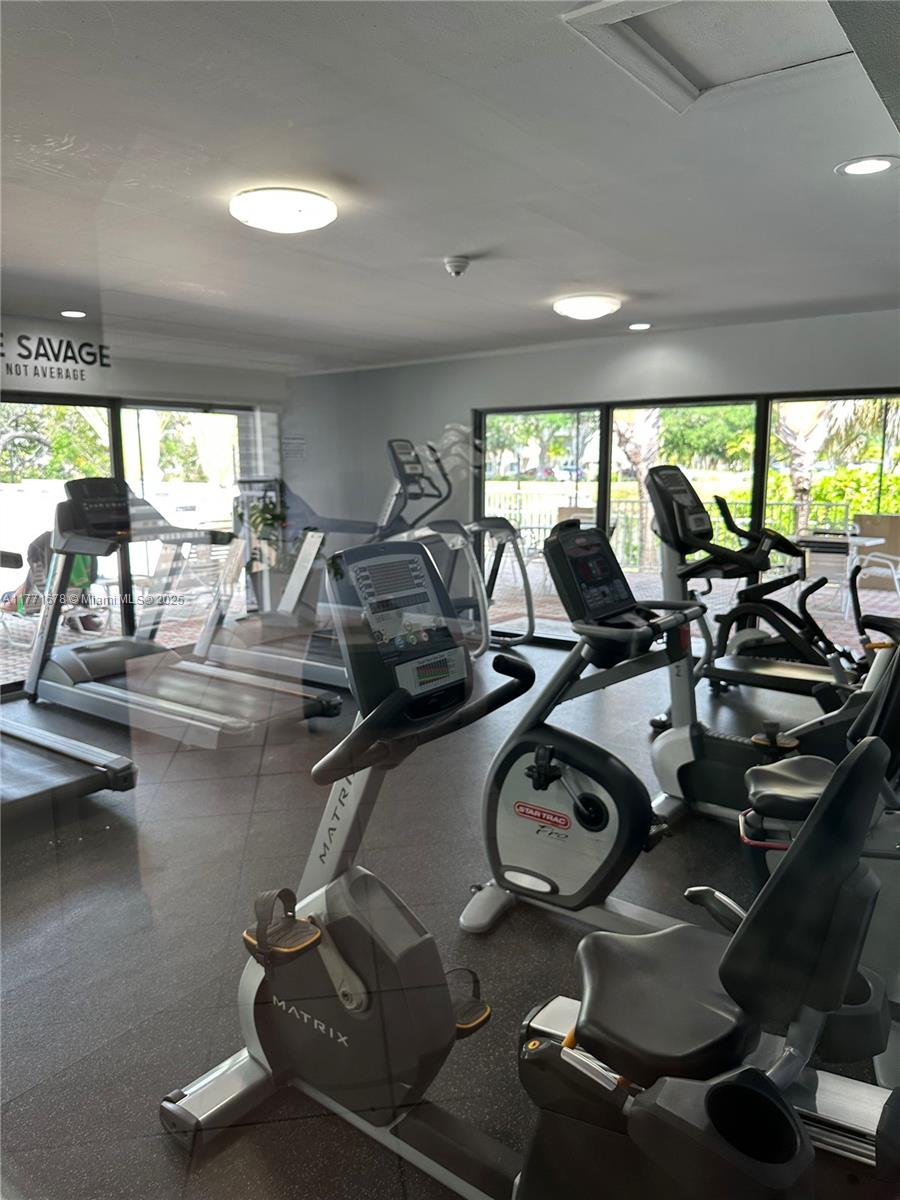 KINGS CREEK SO CONDO - Residential