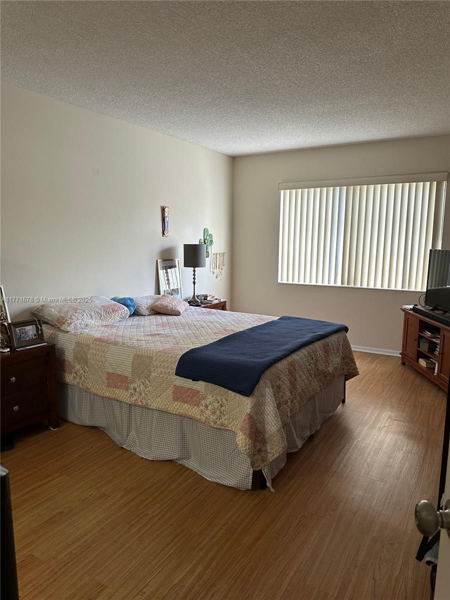 KINGS CREEK SO CONDO - Residential