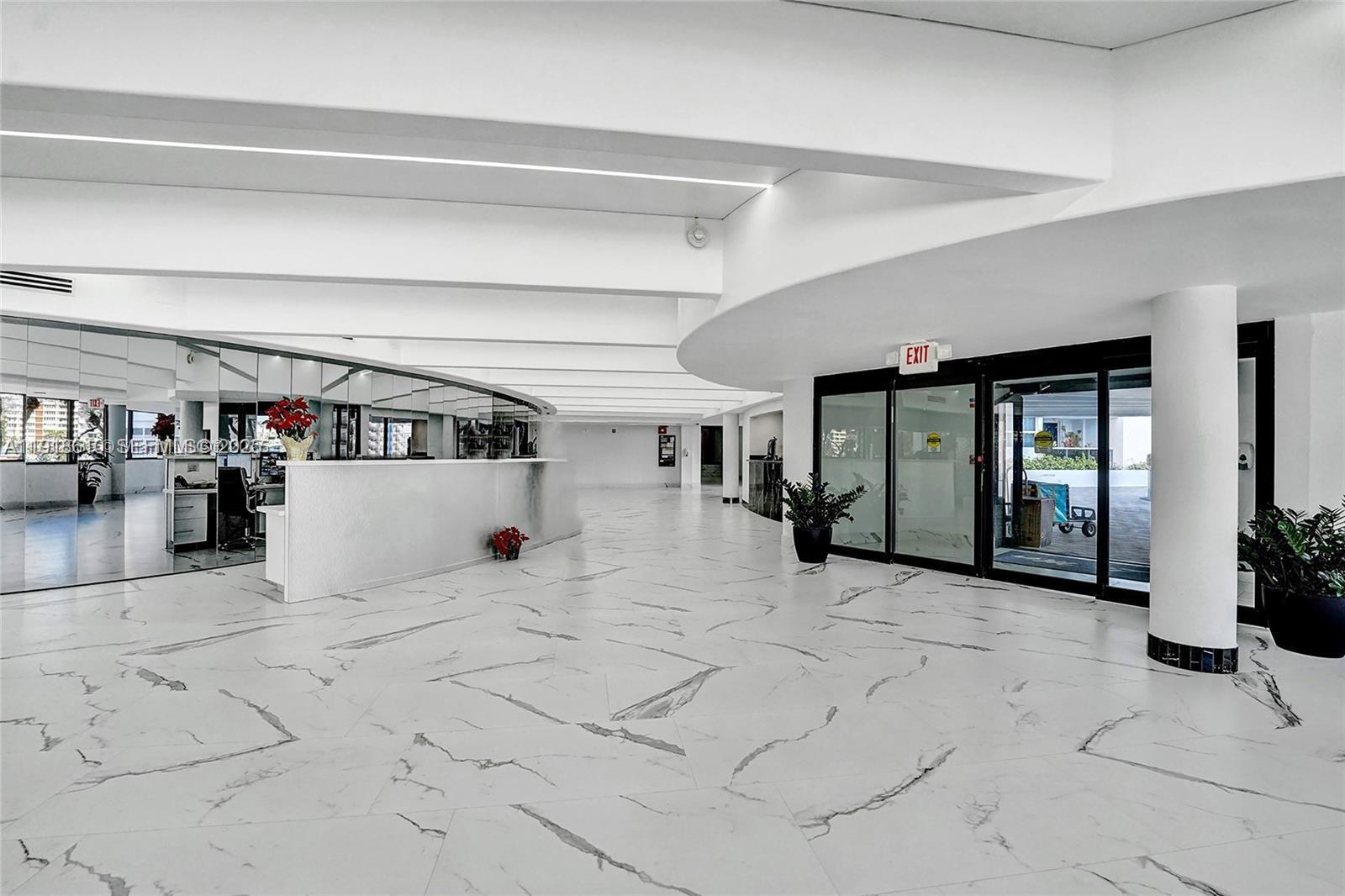 LA MER ESTATES SOUTH COND - Residential