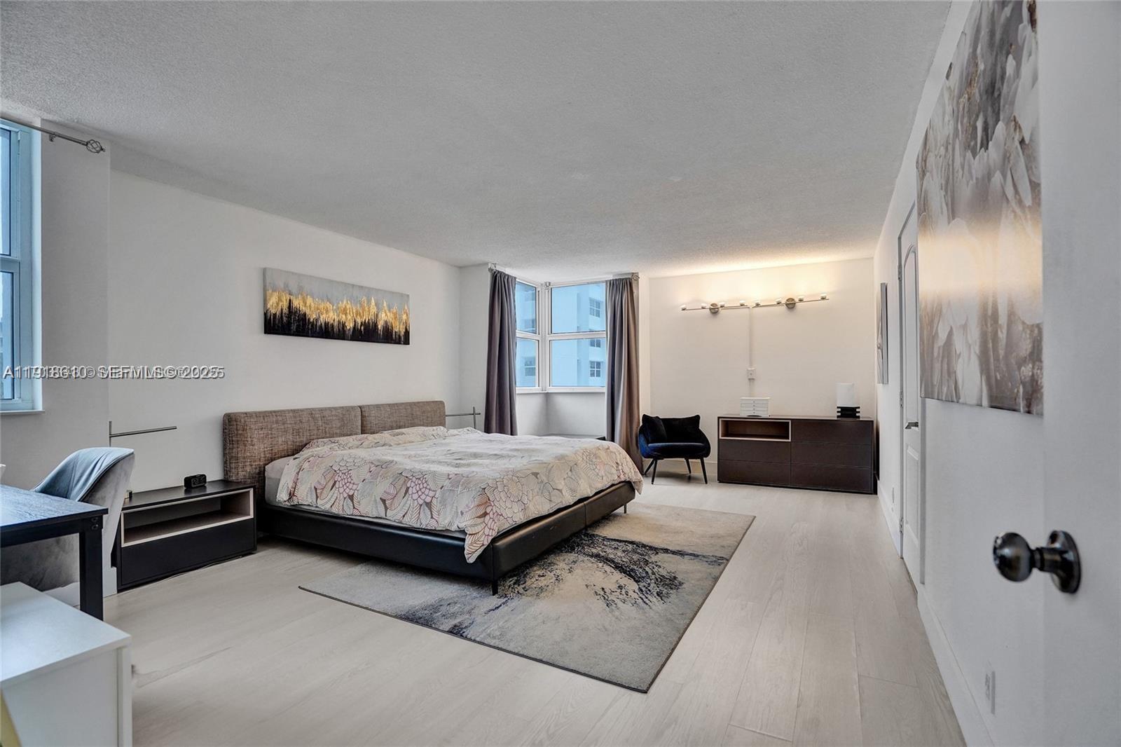 LA MER ESTATES SOUTH COND - Residential