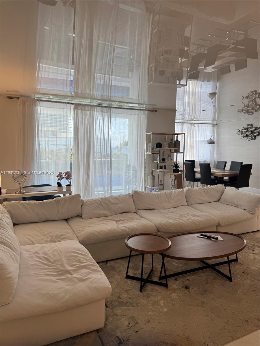 LA MER ESTATES SOUTH COND - Residential