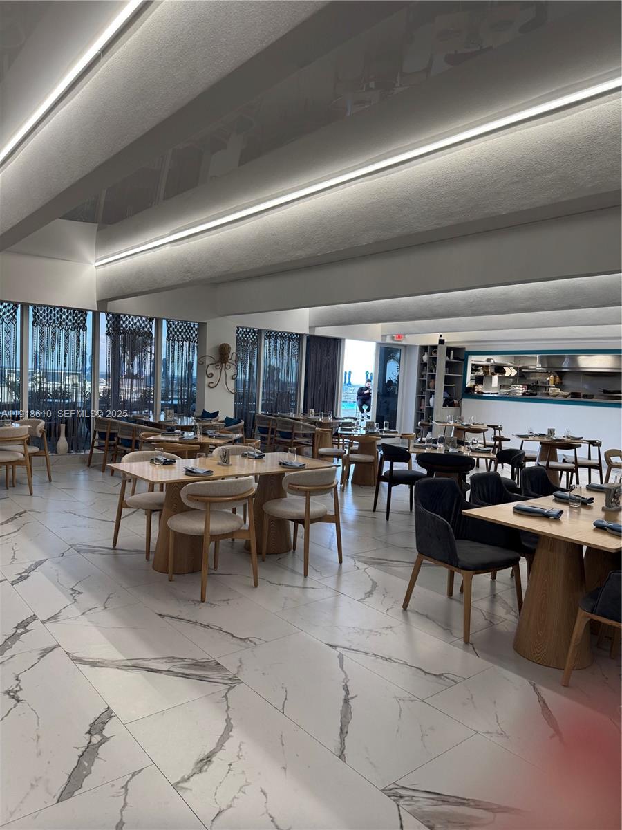 LA MER ESTATES SOUTH COND - Residential