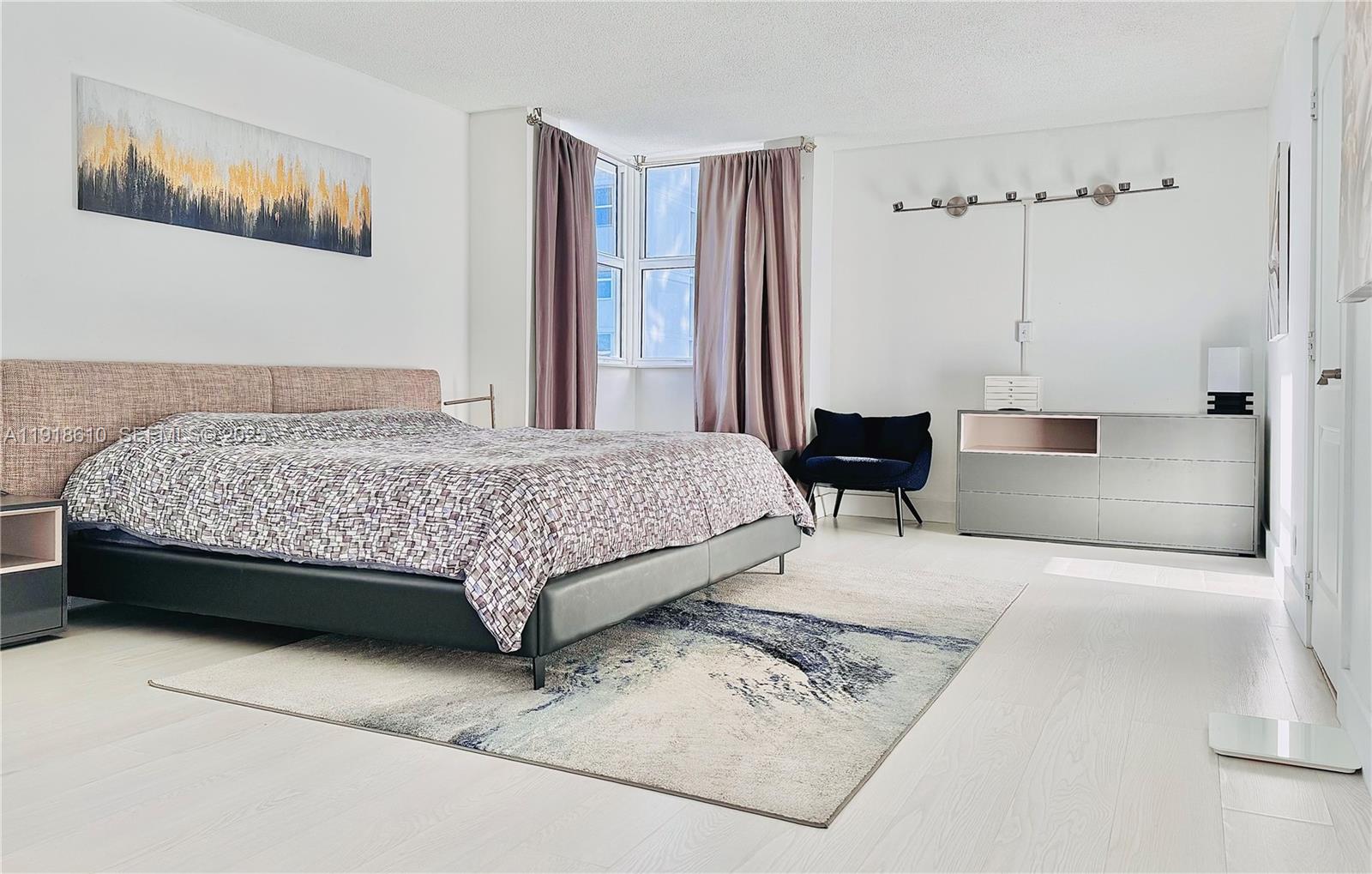 LA MER ESTATES SOUTH COND - Residential