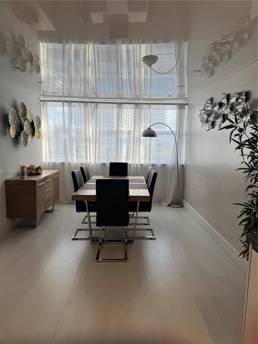 LA MER ESTATES SOUTH COND - Residential