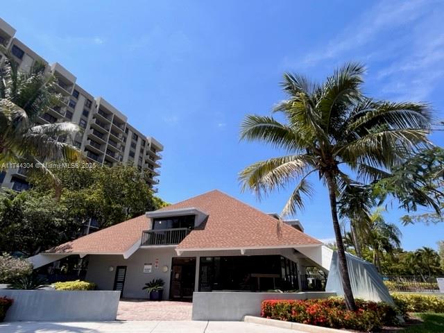 GREENWICH PH I CONDO - Residential