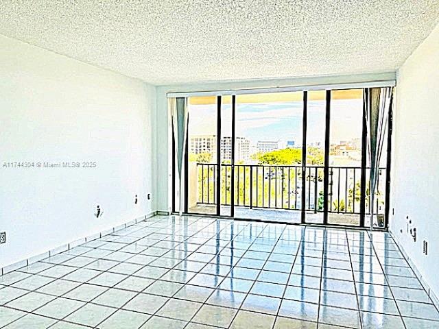 GREENWICH PH I CONDO - Residential